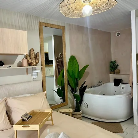Evasion, Baignoire Balneo Appartement Nîmes